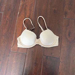 Victoria’s Secret nude 32D bra